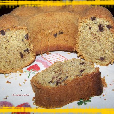 Gâteau aux noisettes et pépites de chocolat