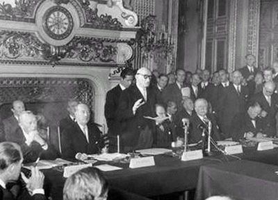 10 février 1947 - Signature du Traité de Paris