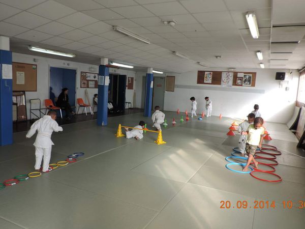 Horaires du Karaté Club Etampes Shotokan,Saison2016-2017.Le respect commence et finit avec la politesse.