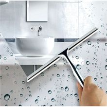 Consigli per pulire i grandi specchi dei bagni