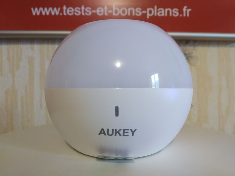 Lampe LED Aukey RGB : présentation, test et avis 