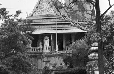 Phnom Penh 1970-75 : le Phnom, coeur de la ville