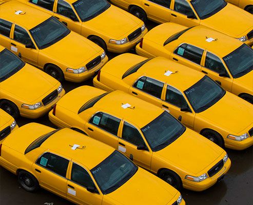 Parking des taxis new-yorkais avant et après le passage de Sandy. Impressionnant