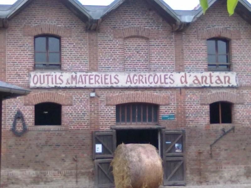 Partagez avec nous quelques-unes sorties réalisées cette année : Le bois de Creuse, la ferme d'antan, le parc de Thoiry, le voyage à Canterbury en Angleterre...