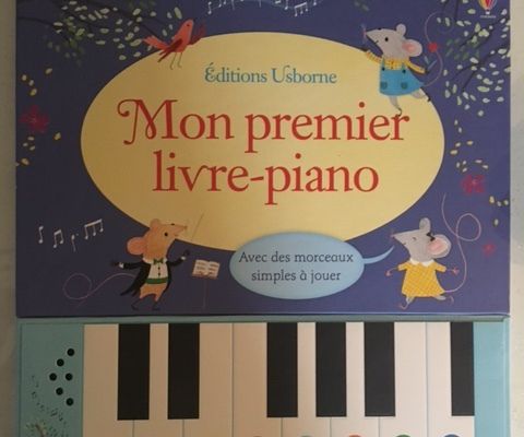 Découvrir la musique avec "Mon premier livre-piano" des Éditions Usborne.