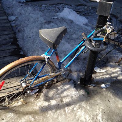 vivement la fin de l'hiver... quelqu'un va pouvoir récupérer son vélo