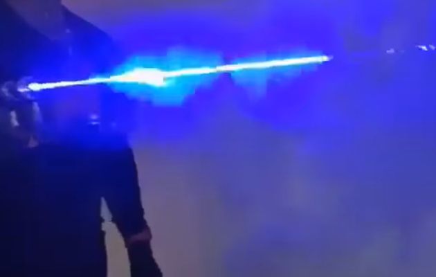 Vidéos - Show laser avec la #vape 🔦