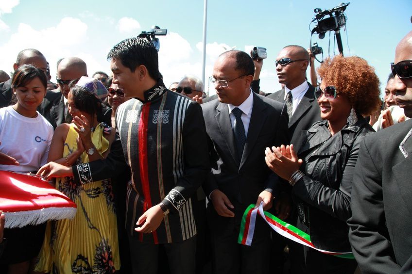 Dans le cadre du IIè anniversaire de la IVèRépublique, le couple présidentiel, Andry et Mialy Rajoelina, a inauguré le «Coliseum de Madagascar» sis à Antsonjombe. 1ère partie. Photos: Harilala Randrianarison