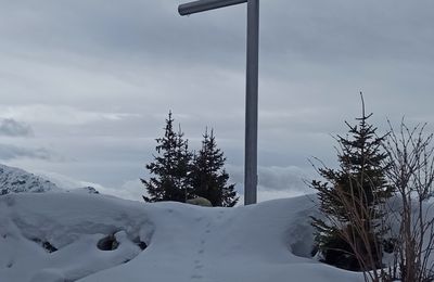 LA CROIX DU GRAND PRAZ , massif de la Lauziere, Montgellafrey.