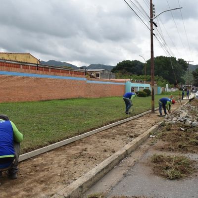 Alcaldía de San Diego avanza en obra de rehabilitación en avenida principal de Los Jarales