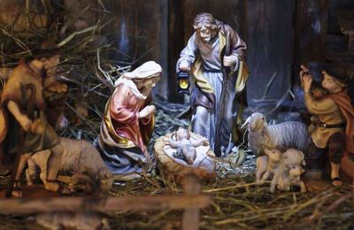 Davanti al presepe