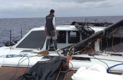 Moment de redressement - les précautions à prendre à bord d'un catamaran