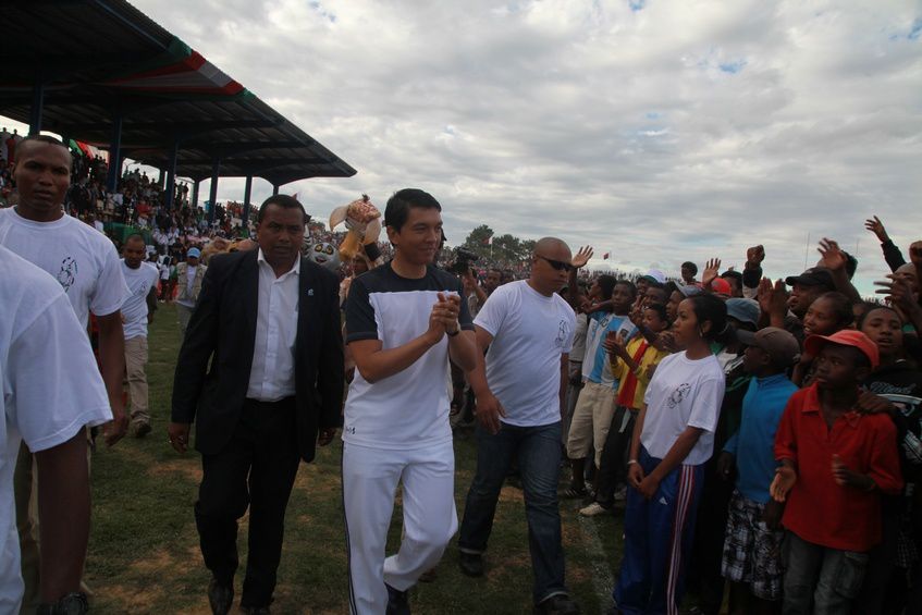 Inauguration du Kianja (Stade) Makis de Madagascar, à Andohatapenaka, par le Président Andry Rajoelina. 4ème partie. Photos: Harilala Randrianarison