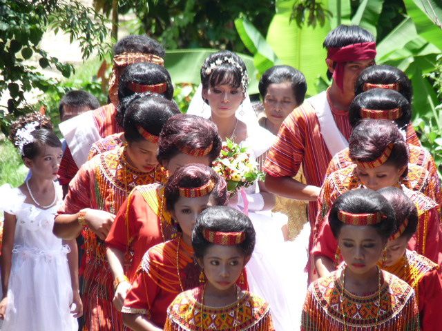 Du paradis des îles Togians et des peuples Bajaux aux rites du pays Toraja!!