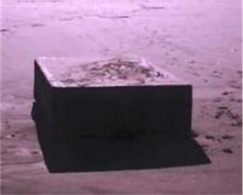 Apparitions de mystérieuses boîtes metalliques, sur la côte ouest des USA