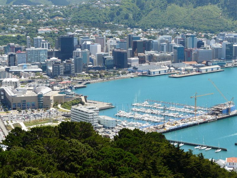 Wellington, la capitale, où nous passons 3 jours venteux (on la nomme "Windy Welli") et que nous aimons beaucoup. Rien à voir avec Auckland. Nous y verrons "The Hobbit, an unexpected journey" en sortie nationale en 3D, fierté également nationale.