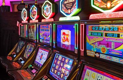 Slot Machines (Online Gambling)