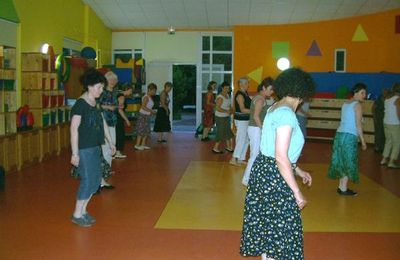 juin : danses en ligne et en cercle