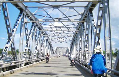 Ponte di Truong Tien – il luogo romantico ad Hue
