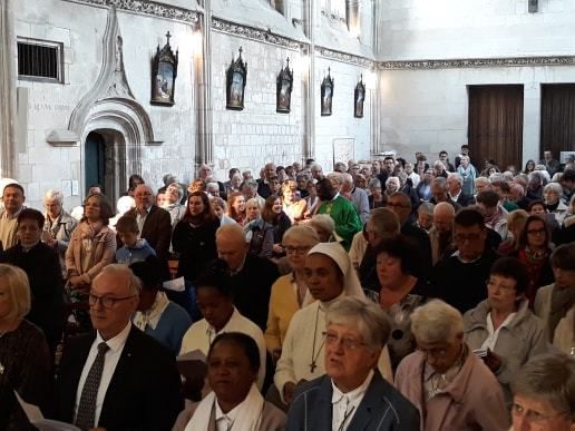 Retour en images sur la messe d’installation du nouveau curé de Poix et d'Hornoy : Le père Daleb M’Passy