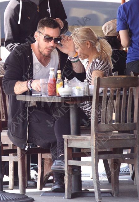 Album - Shannon-candids-hollywood-mai-2011