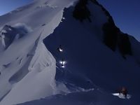 Montée au sommet du Mont Blanc, arrivée au lever du soleil