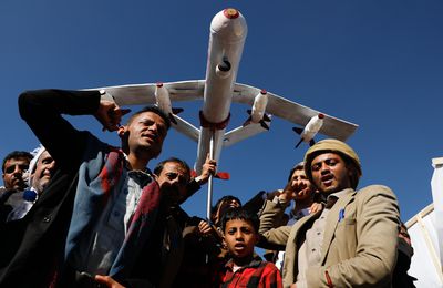 Les rebelles houthis du Yémen affirment avoir abattu un drone étatsunien Reaper et ont diffusé des images montrant des épaves d’avions (Associated Press)