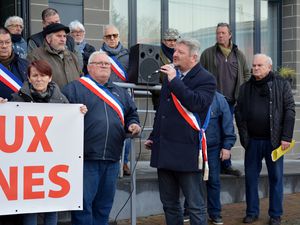 MONCHECOURT : il y aura bientôt des hélices, hélas ; c'est là qu'est l'os !