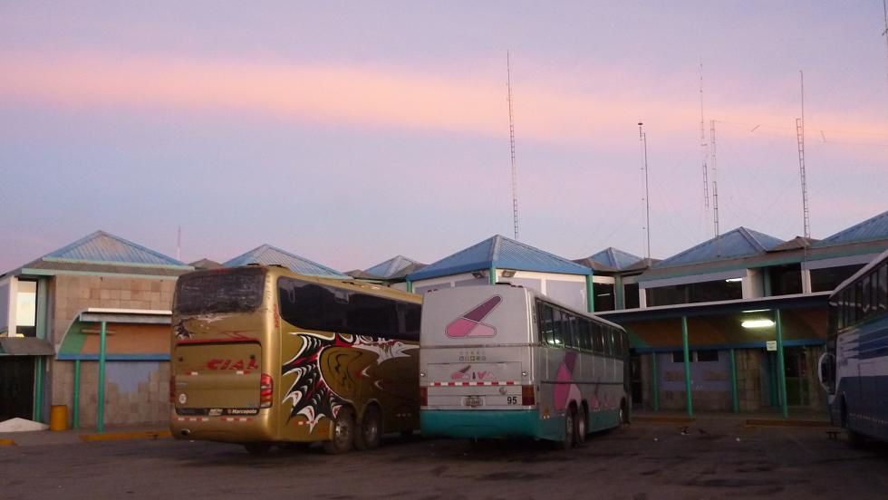 Photos prises depuis Puno, la route vers la frontière bolivienne en passant par les petis chemins de campagne, l'altiplano et les rues 'El Alto' la ville au dessus de La Paz