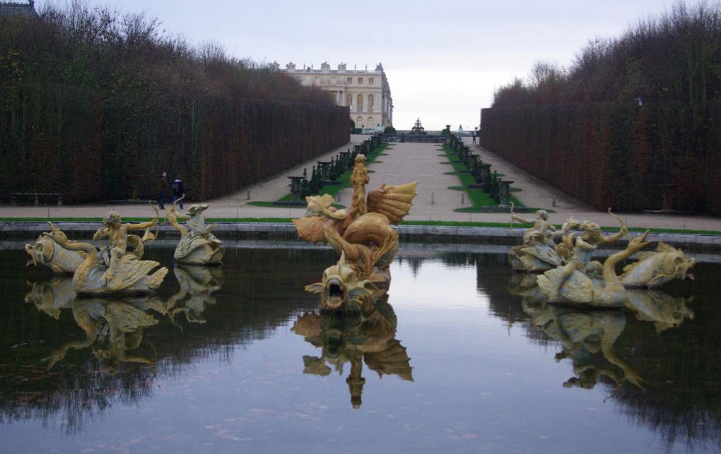 Une visite des jardins de Versailles en hiver sous la neige et en octobre durant les Grandes Eaux Musicales.