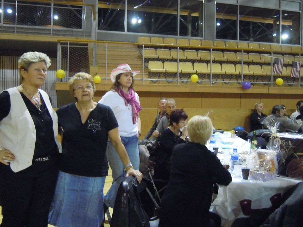 Le Bal du TELETHON organisé par Nadine et les CRAZY BOOTS COUNTRY, animé par Brigitte et CADANCE