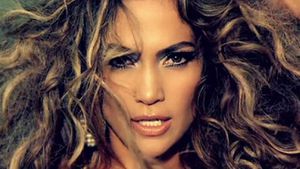 JENNIFER LOPEZ, UNA WONDER MUMMY.