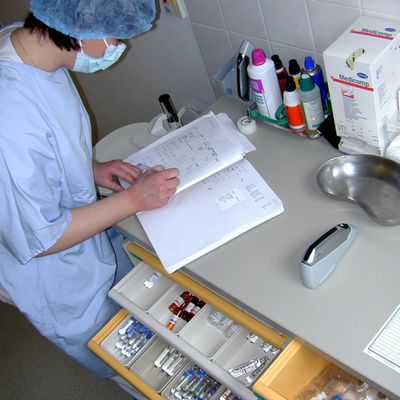 Comment devenir assistante médicale ? (études, débouchés, formation)