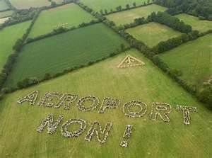 Expulsion des opposants à l'aéroport de Notre-Dame-des-Landes : halte à la répression, stop à l'aéroport !