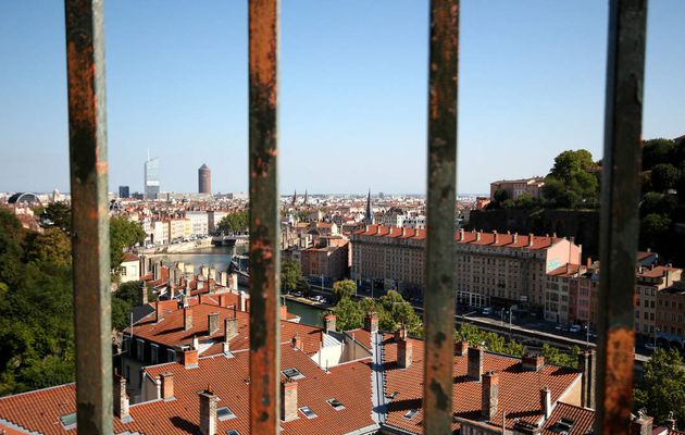 Lyon, vue du Jardin des Chartreux - 2