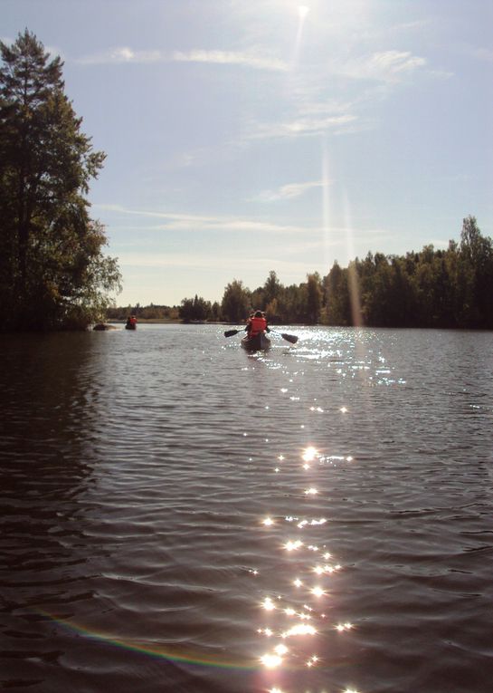 Une journée ensoleillée en canoë, sur un magnifique lac suédois.(19/09/09)