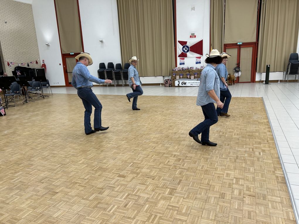 Medley de la démo de Cowboy Country 45 Vidéos &amp; Photos Jumelage des 50 ans Orléans Wichita USA  le 2 décembre 2023 