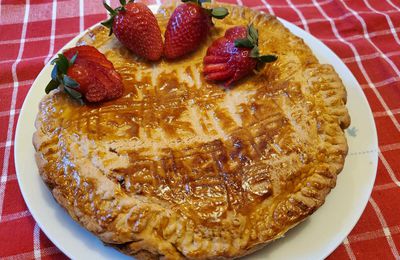 Gâteau basque aux fraises