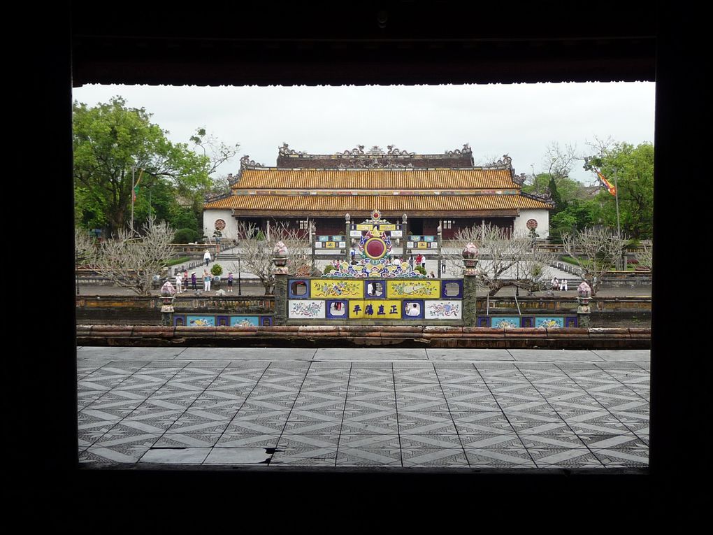 Ho Chi Minh, Delta du Mekoong, Quy Nhon, Hoi An, Parc de Cat Tien et Bach Ma, Hue, Hanoi, Sapa et la baie d'Halong... tout un programme en un mois, seule et avec mes parents !