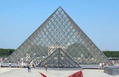 Veronica Antonelli Musée du Louvre pyramides du Louvre 