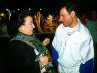 September 13, 03:59 PM CEST Estimation 500 - 700 GBP Freddie est en compagnie de Montserrat Caballé