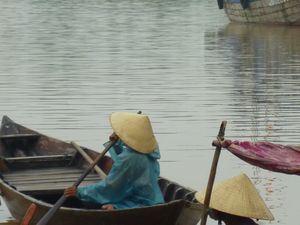 Hoi An, promenons-nous sous la pluie...