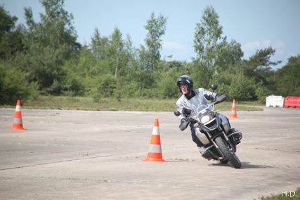 Les 20 et 21 juin, journées formation Moto avec les motards de la Gendarmerie Nationale de la Marne.L'amicale BMW Moto y était !!