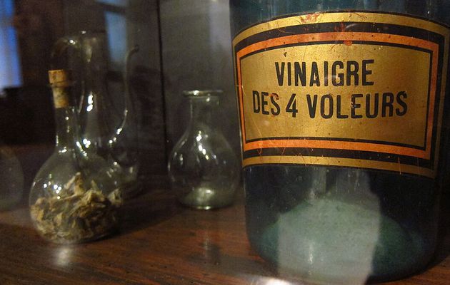 LE VINAIGRE DES QUATRE VOLEURS.