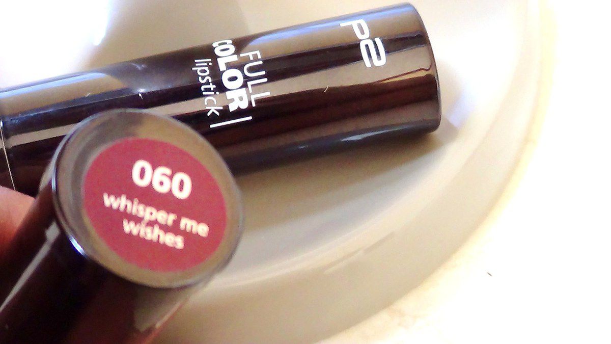 REVUE ET SWATCH RAL P2 COSMETICS/LIPSTICKS