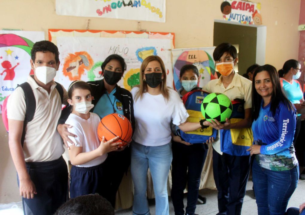 Alcaldía de Puerto Cabello entregó morrales escolares en el Taller de Educación Laboral Bejuma
