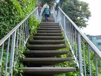 Le quartier aux escaliers, vous le retrouverez souvent et vous pourrez comparer le temps qu'il fait suivant le mois