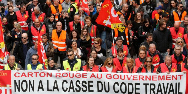 Jouy en Josas : aux portes de l’université du Medef, un millier de manifestants conspuent patrons et ministres