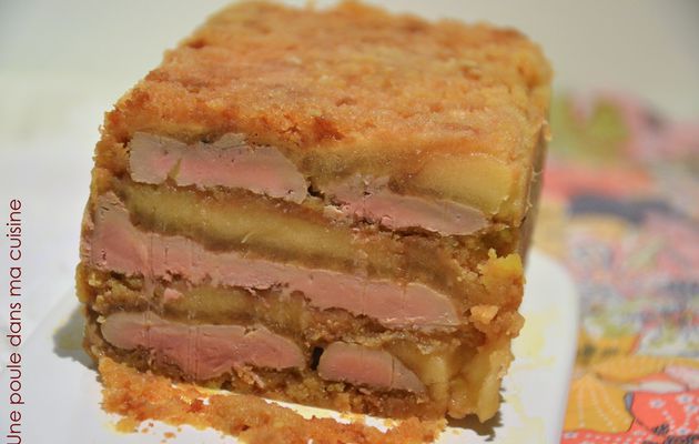 Terrine de foie gras aux pommes caramélisées et pain d'épices