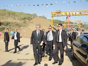 le   projet du dédoublement de la  RN1 "chiffa  et berouaghia " la  route du  Sud Blida  Photo  zinedine Zebar 